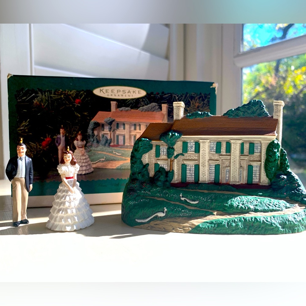 Hallmark Keepsake Gone With The Wind Scarlett Tara Rhett ornament 1996